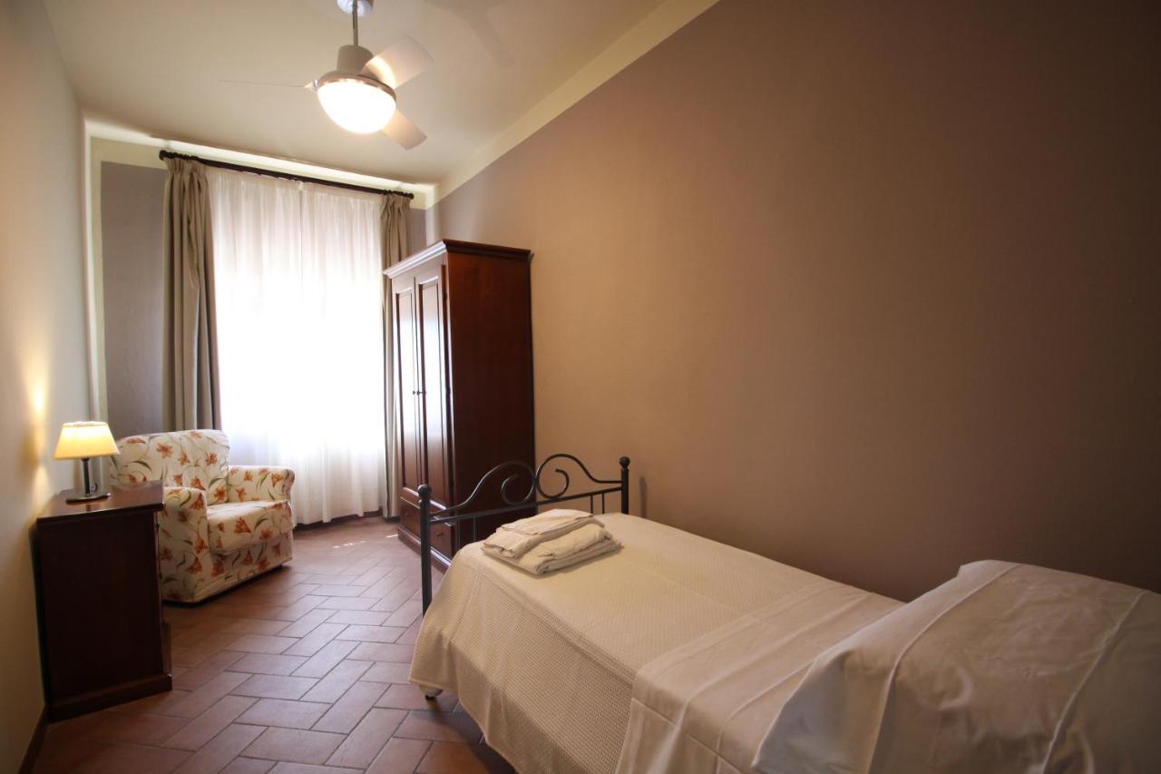 Agriturismo Casale Dello Sparviero Alojamento de Turismo Rural *